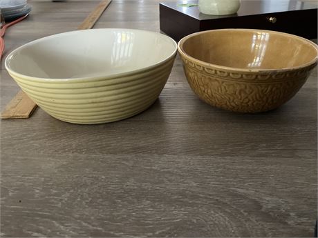 Two vintage-style stoneware mixing bowls