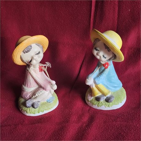 Vintage Set 2 Girl Bonnet Japan Ceramic Figurines