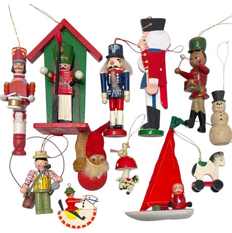 Vtg Handmade Wood Ornaments