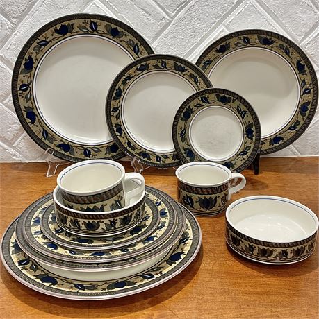 Setting for 2 Mikasa Intaglio Arabella Dinnerware