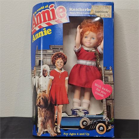 1982 Little Orphan Annie 6" Doll w/Gold Tone Locket (Knickerbocker)