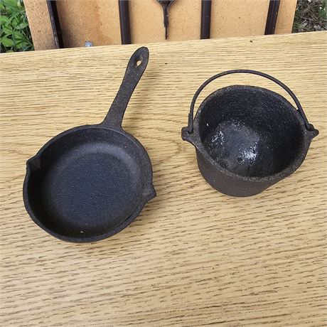 Miniature Black Cast Iron Frying Pan and  cast Irion stock pot