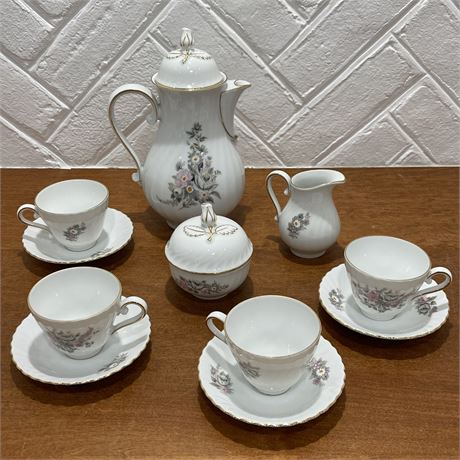 Vtg AK Kaiser W. Germany Tea Set with 4 Cups and Saucers