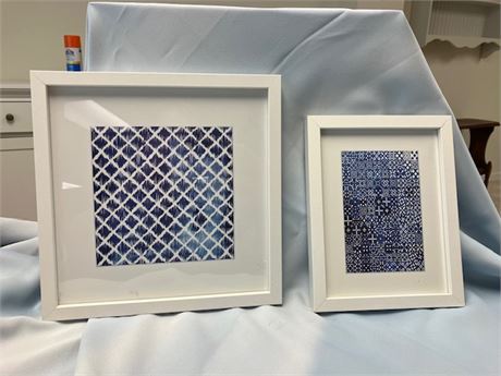 Set of 2 Decorative Pictures in White Frames