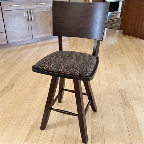 Palettes by Winesburg Swivel Upholstered Barstool
