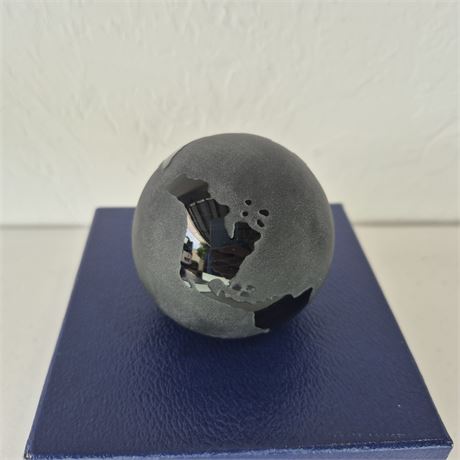 Vtg Silvestri Black Glass Globe Paperweight