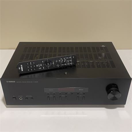 Yamaha Natural Sound Stereo Receiver R-S202 w/ Remote