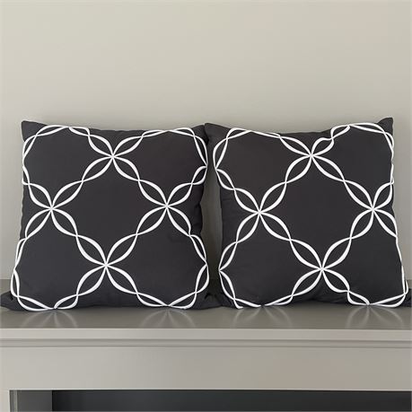 Black/White Damask Design Embroidered Throw Pillow Pair