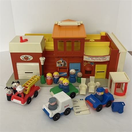 1973 Fisher-Price Little People Play Family Village w/ People & Accessories