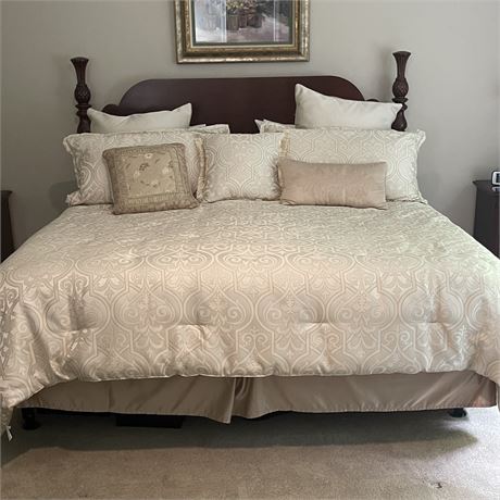 Royal Velvet King Size Bedding with Decorative Throw Pillows