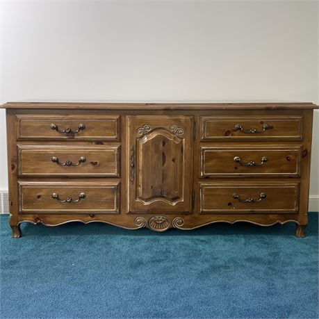 Ethan Allen French Country 9 Drawer Dresser