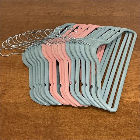 18 Velvet Hangers