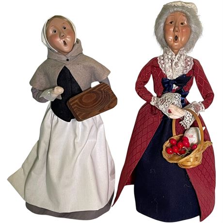 Byers Choice Williamsburg Caroler Dolls
