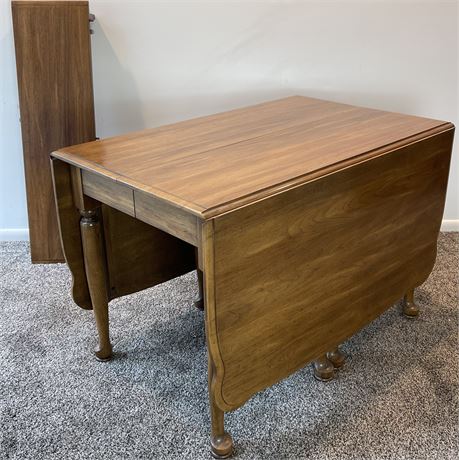 Vtg Willett Furniture Drop Leaf Dining Table w/ Leaf