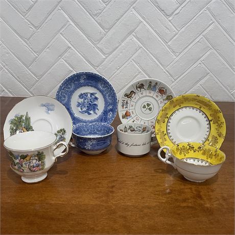 4 Teacups and Saucer Sets