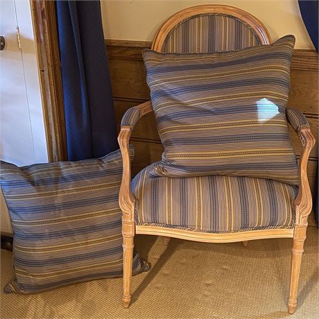 Distressed Shabby Chic Upholstered Arm Chair w/ 2 Coordinated Accent Pillows
