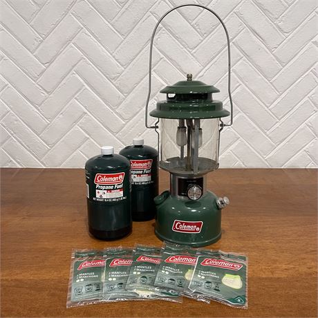 Coleman Vtg. Propane Double Mantle Lantern w/ Propane Tanks & Extra Mantles