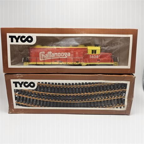 Tyco HO Scale Metal Chattanooga Locomotive #5628 & Track