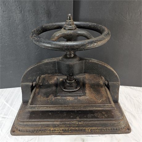 Antique Cast Iron Book Press in Working Condition.