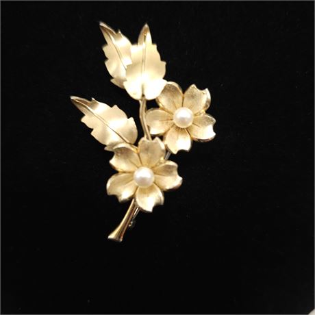 Krementz Gold Tone 1.5" Floral Fashion Brooch