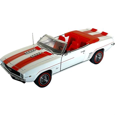 Danbury Mint 1969 Chevrolet Camaro SS Convertible 1:24 Model w/ Shipping Box