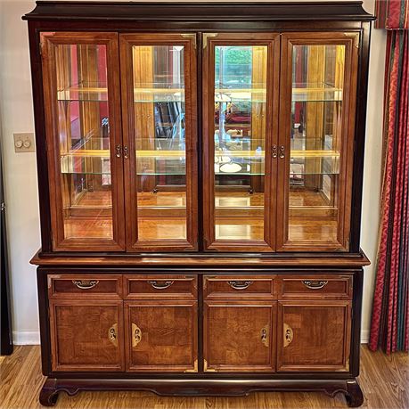 Broyhill Premier Ming Dynasty Illuminated China Cabinet w/ Beveled Glass Doors