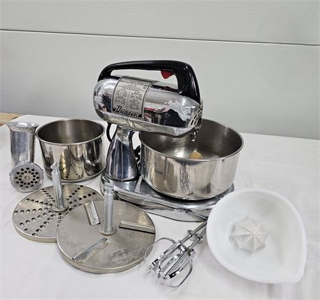Dormeyer SilverStar Model 4400 Chef Stand Mixer w/ Attachments