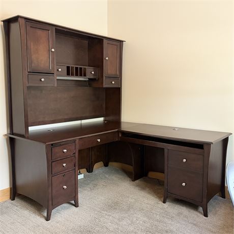 Golden Oak L-Shaped Corner Desk w/ Lighted Hutch