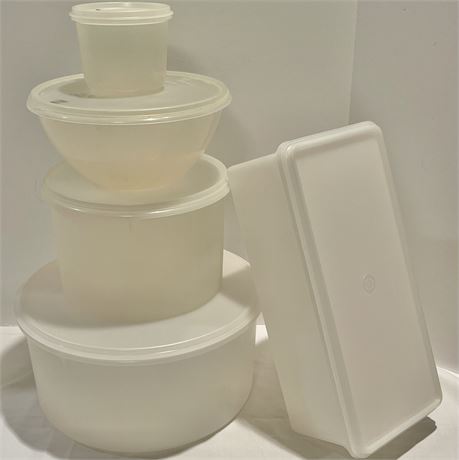 Vtg Lidded Tupperware Containers
