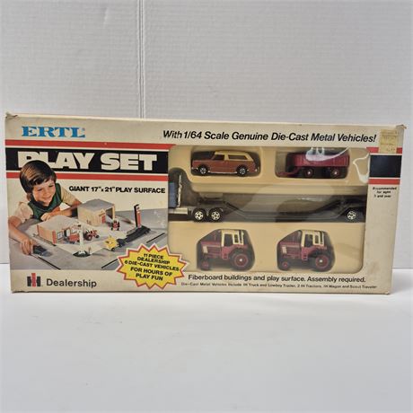 NIB Vintage Ertl International Harvester Dealership Play Set