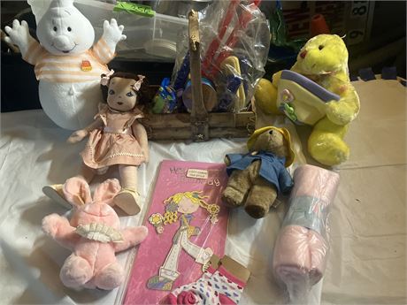 Collection of stuffed toys, a dolls,