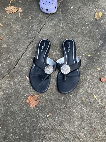 Women shoes size 8