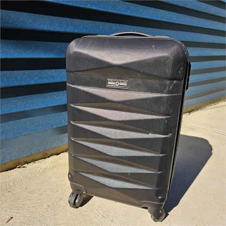 Swivel Wheel Hardshell Suitcase w/Handle