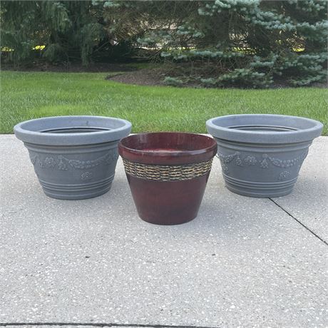 Set of 3 Plastic Pots