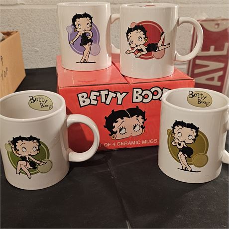 Set of 4 Betty Boop Mugs