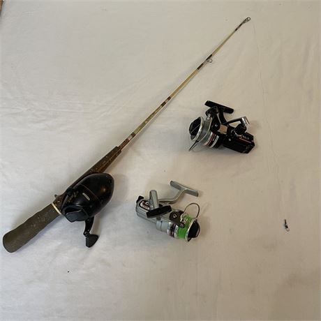 Daiwa 130X & Olympic ES-2 Spinning Fishing Reels w/ E-Z Cast Reel & Rod