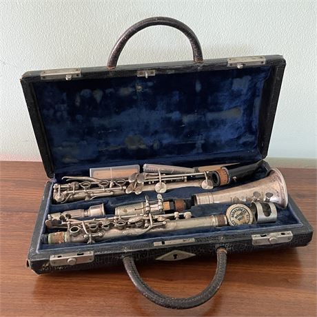 Vintage Despose Henri Selmer Clarinet with Hard Case