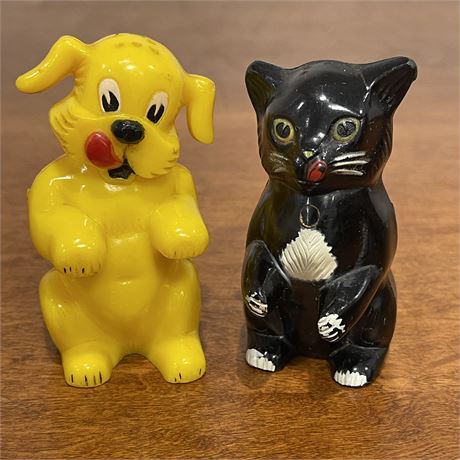Vtg F&F Mold & Die Works Plastic Dog and Cat S&P Shakers