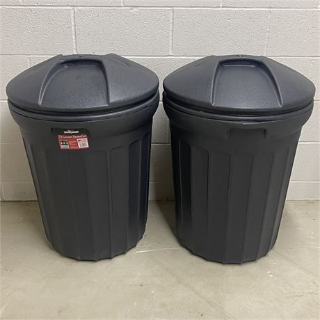 Pair of Rough and Rugged 32 Gallon Trash Containers with Lids