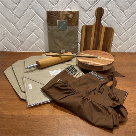 Earth Toned Table Dressing with Cutting Boards and More