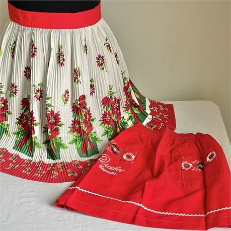 Vtg Holiday Inspired Aprons