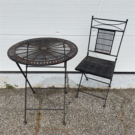 Iron Outdoor Table and Chair with Metal Wire Features