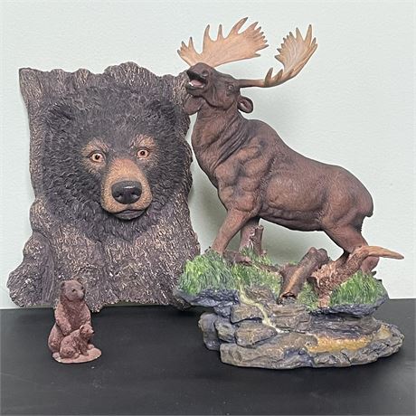 Bear Wall Plaque with Moose and Bear Decorative Statues