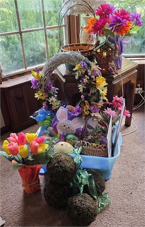 Large lot of Easter decor tote is included