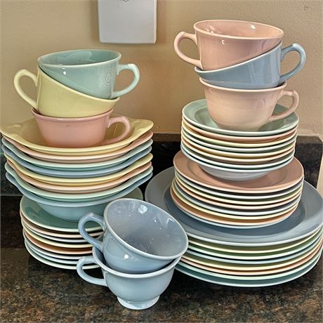(48 pc) Setting for 8 Vtg LuRay Pastels Dinnerware