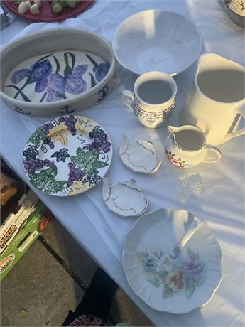 Assorted porcelain (10 with little glass leaf
