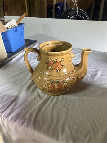Vintage ceramic teapot from the Mid-Century Modern (MCM