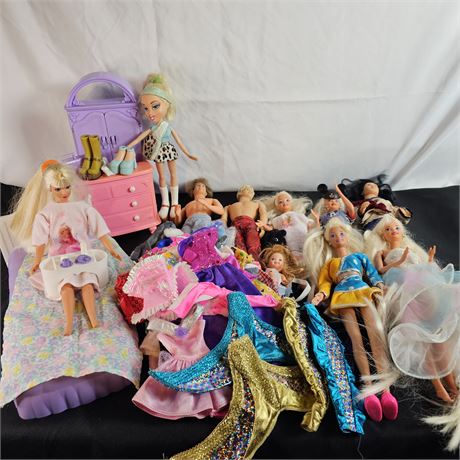Huge Lot of Vtg. Barbies, Barbie Accessories and More!