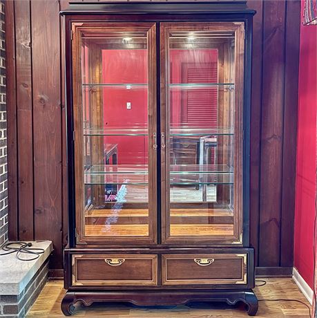 Broyhill Premier Mind Dynasty Illuminated Curio Cabinet w/ Beveled Glass Doors