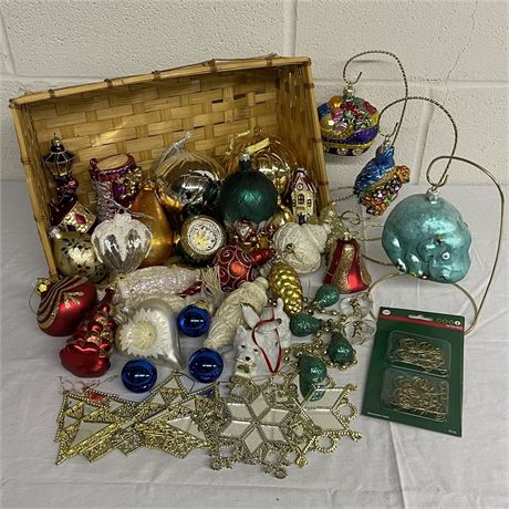 Array of Miscellaneous Vintage Christmas Ornaments